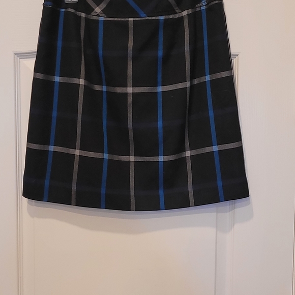 Plaid skirt. Like new 8p - Picture 6 of 8